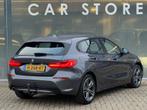 BMW 1-serie 118i Executive Edition Sfeer Virtual Carplay, Gebruikt, Lichtsensor, Leder en Stof, Origineel Nederlands