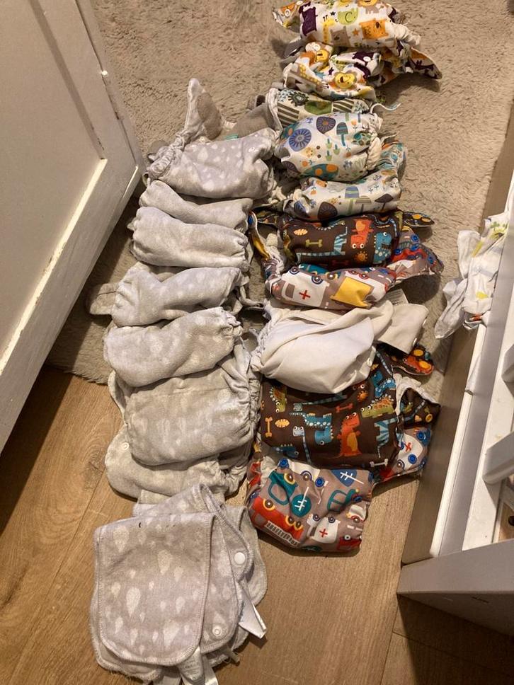 Gratis oude wasbare luier maat 2, Kinderen en Baby's, Badjes en Verzorging, Gebruikt, Overige typen, Ophalen