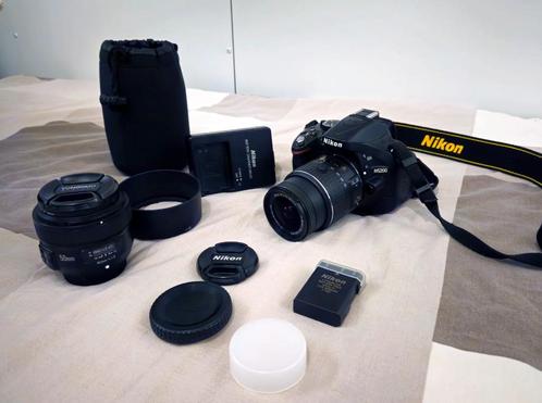 Nikon D5200 + 18-55 VR + 50 mm f/1.8 (2 batterijen + lader), Audio, Tv en Foto, Fotocamera's Digitaal, Zo goed als nieuw, Spiegelreflex