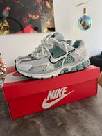 Nike Zoom Vomero 5 NIEUW & ORIGINEEL, Kleding | Heren, Schoenen, Ophalen, Nieuw, Overige kleuren, Sportschoenen