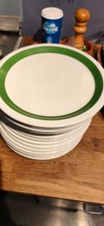 Platte diner borden. Groene rand., Huis en Inrichting, Ophalen, Gebruikt, Overige stijlen, Bord(en)