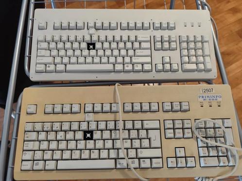 2 stuks Cherry MY3000R/M mech. toetsenborden. Voor Reparatie, Computers en Software, Vintage Computers, Ophalen of Verzenden