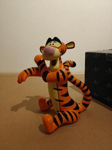 Disney sitting trigger theepot van Border Fine Art Studio beschikbaar voor biedingen