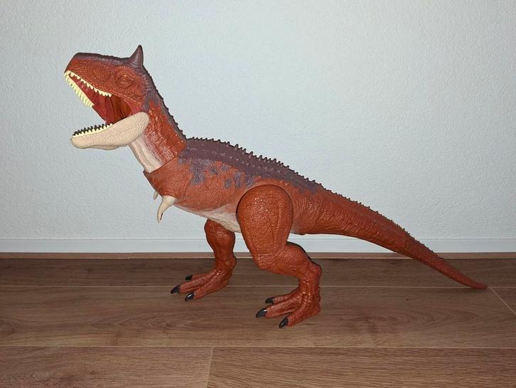Mattel Jurrasic World Carnotaurus Toro 91cm, Kinderen en Baby's, Speelgoed | Actiefiguren, Zo goed als nieuw, Ophalen