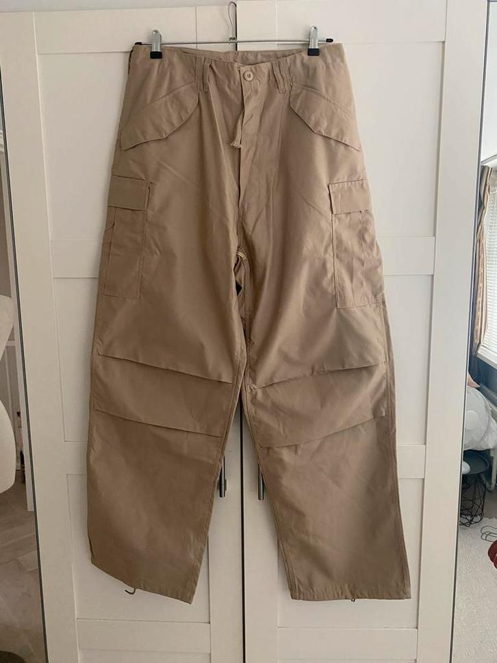 Urban Renewal Cargo Broek - Beige - Maat M nieuw, Kleding | Heren, Broeken en Pantalons, Nieuw, Maat 48/50 (M), Beige, Ophalen of Verzenden