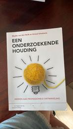 Maaike van den Herik - Een onderzoekende houding, Maaike van den Herik; Arnout Schuitema, Ophalen of Verzenden, Zo goed als nieuw