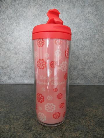 drinkbeker, lunchbeker en/of waterfles /waterflessen  1 euro beschikbaar voor biedingen