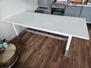 IKEA massief berkenhouten eettafel beschikbaar voor biedingen