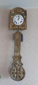 Comtoise Bloemslingerklok, Ophalen