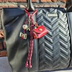 Tassen hanger tasje rood Accessoires Cadeau Moederdag  Leuke