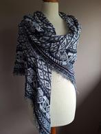 Nieuwe grote blauw/witte (omslag) sjaal, Kleding | Dames, Mutsen, Sjaals en Handschoenen, Ophalen of Verzenden, Nieuw, Sjaal