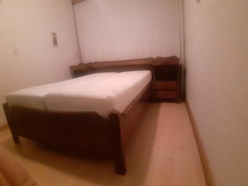 2 persoonsbed, Huis en Inrichting, Slaapkamer | Bedden, Zo goed als nieuw, Tweepersoons, 140 cm, 200 cm, Hout, Bruin, Ophalen