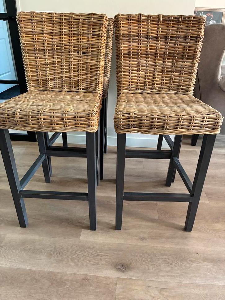Rotan barkrukken 4 stuks, Huis en Inrichting, Barkrukken, Gebruikt, 60 tot 90 cm, Hout, Riet, 4 krukken, Met voetsteun, Ophalen