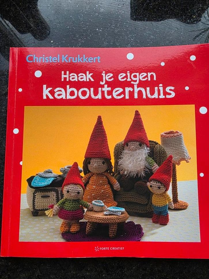 Christel Krukkert - Haak je eigen kabouterhuis, Boeken, Hobby en Vrije tijd, Zo goed als nieuw, Breien en Haken, Ophalen of Verzenden