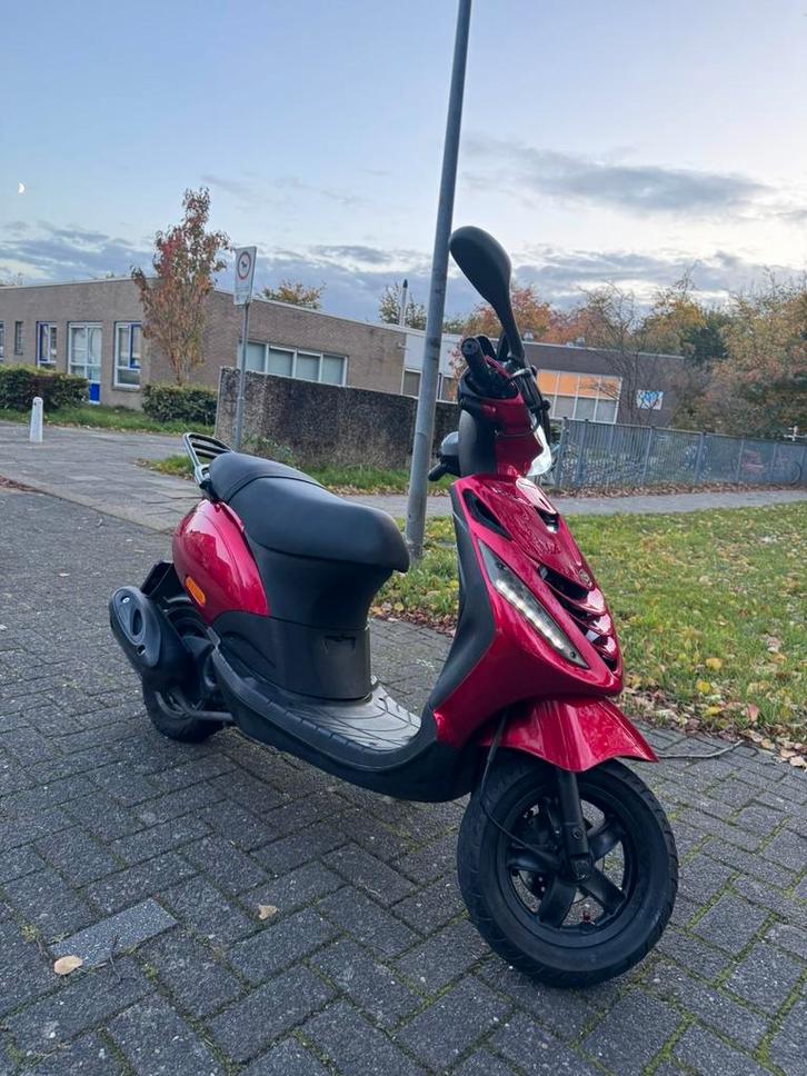 Piaggio zip snor 2013, Fietsen en Brommers, Scooters | Piaggio, Zo goed als nieuw, Zip, Benzine, Ophalen of Verzenden