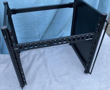 19 inch Rack 10 Units hoog met 16 Keystone Paneel Poortjes beschikbaar voor biedingen