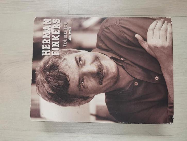 Herman Finkers 7 dvd box Tot nu toe, Cd's en Dvd's, Dvd's | Cabaret en Sketches, Zo goed als nieuw, Stand-up of Theatershow, Alle leeftijden