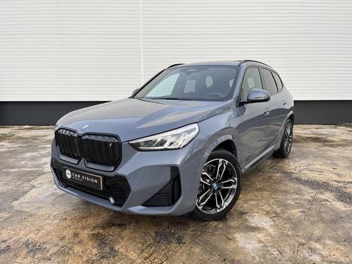 BMW iX1 xDrive30 Launch Edition 67 kWh * M Sport * Pano * H/, Auto's, BMW, Bedrijf, Te koop, iX1, 4x4, ABS, Achteruitrijcamera
