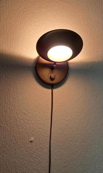 Mooie koperen muurspot, schijnt omhoog en omlaag, met dimmer beschikbaar voor biedingen