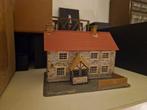 Kartonnen huis voor € 1,-, Hobby en Vrije tijd, Modeltreinen | H0, Overige merken, Gelijkstroom of Wisselstroom, Brug, Tunnel of Gebouw