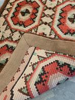 Vintage tapijt - 135cm x 70cm, Info@cubran.nl, 50 tot 100 cm, Handelsonderneming Cubran, Misterstraat 6A