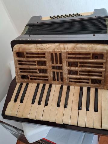 Vintage Ro Standard Accordeon - Defect, voor Decoratie beschikbaar voor biedingen