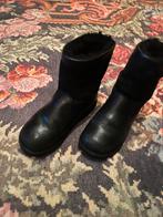 UGG zwarte leren korte laarsjes, Gebruikt, Jongen of Meisje, Ophalen of Verzenden, Laarzen
