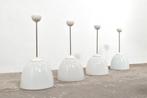 Vintage melkglas lampen met wit bakelieten behuizing lamp, Huis en Inrichting, Lampen | Hanglampen, Gebruikt, Ophalen of Verzenden