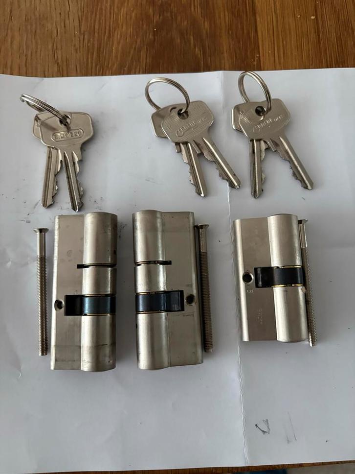 3 Cilindersloten met sleutels, Doe-het-zelf en Verbouw, Hang- en Sluitwerk, Gebruikt, Slot, Rvs, Ophalen