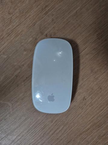 Apple Magic Mouse (model A1657). beschikbaar voor biedingen