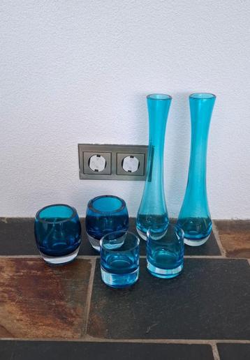 Blauw glazen decoratie set – theelichthouders & vazen beschikbaar voor biedingen