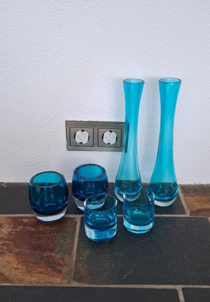 Blauw glazen decoratie set – theelichthouders & vazen, Huis en Inrichting, Woonaccessoires | Vazen, Zo goed als nieuw, Blauw, Minder dan 50 cm