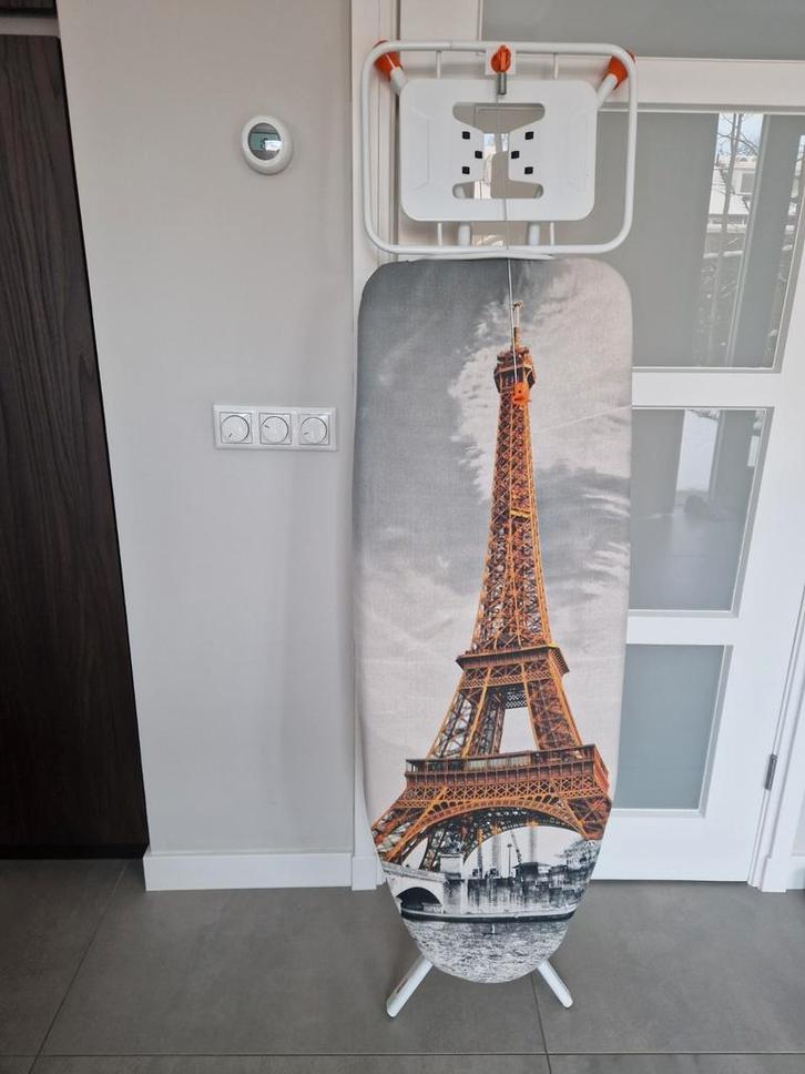 Set Strijkplank+ Singer stoomstrijkijzer + ophangsysteem, Witgoed en Apparatuur, Strijkijzers en Strijkplanken, Gebruikt, Ophalen