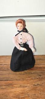 Poppenhuis victoriaans gouvernante 1:12 miniatuur, Ophalen of Verzenden, Zo goed als nieuw, Poppenhuis