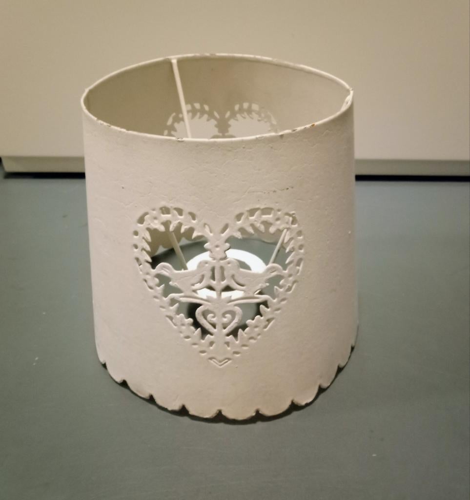 Romantische metalen lampenkap met hartjes en vogeltjes, Gebruikt, Rond, Crème, Ophalen of Verzenden