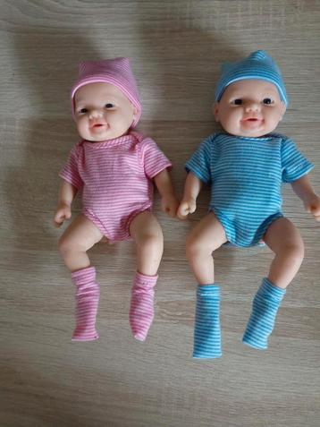 2 Vol siliconen Baby popjes met toebehoren beschikbaar voor biedingen