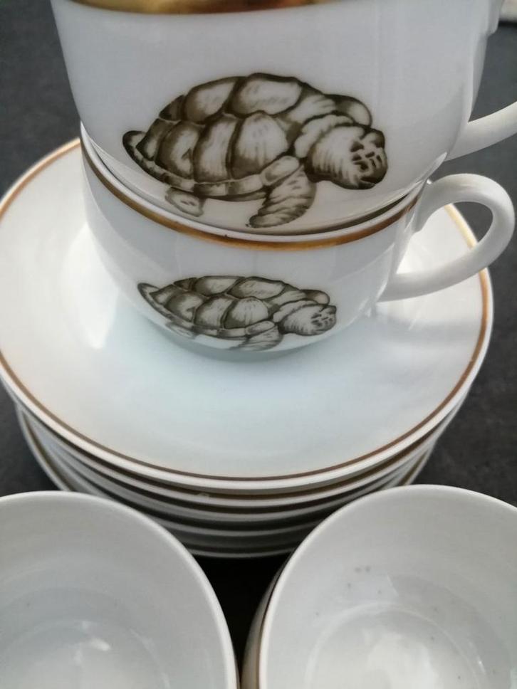 4 Tirschenreuth porseleinen kopjes met 4 schotels. Kadotip, Huis en Inrichting, Keuken | Servies, Zo goed als nieuw, Kop(pen) en/of Schotel(s)
