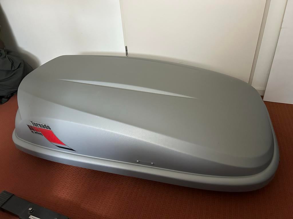 Dakkoffer te huur, Ophalen