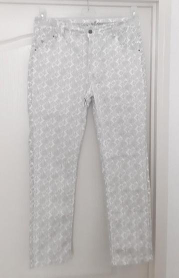 NIEUWE Broek Beige met Motief Maat M. beschikbaar voor biedingen