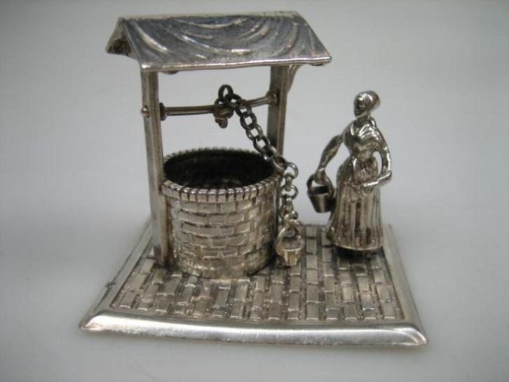 Zilveren waterput miniatuur ca. 1979, Antiek en Kunst, Antiek | Goud en Zilver, Zilver, Verzenden