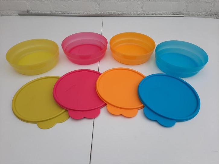Tupperware regenboog  Kommetjes set van 4 kommetjes, Huis en Inrichting, Keuken | Tupperware, Nieuw, Bak of Kom, Ophalen of Verzenden