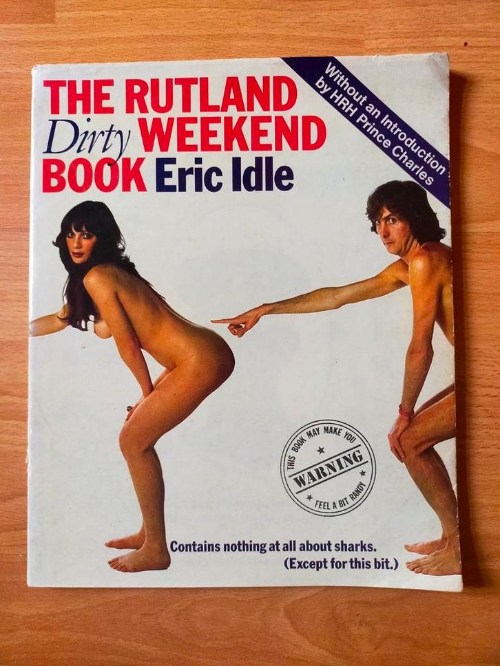 The Rutland Dirty Weekend Book - Eric Idle (Monty Python), Boeken, Taal | Engels, Gelezen, Fictie, Ophalen of Verzenden