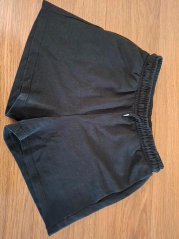 H&M Divided zwarte korte jogging broek maat XS beschikbaar voor biedingen