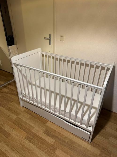 Woodies ledikant, Kinderen en Baby's, Babywiegjes en Ledikanten, Zo goed als nieuw, Ledikant, Ophalen