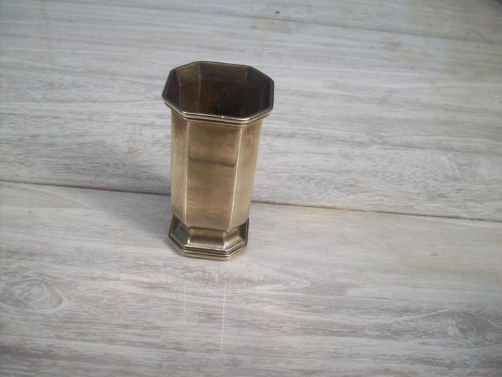 zwaar massieve geel koper zeer mooie modern vaasje, Antiek en Kunst, Antiek | Koper en Brons, Koper, Ophalen of Verzenden