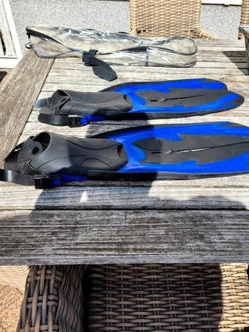 Zwemvliezen twinblades zwemvinnen Maat M 39 tm 43 beschikbaar voor biedingen