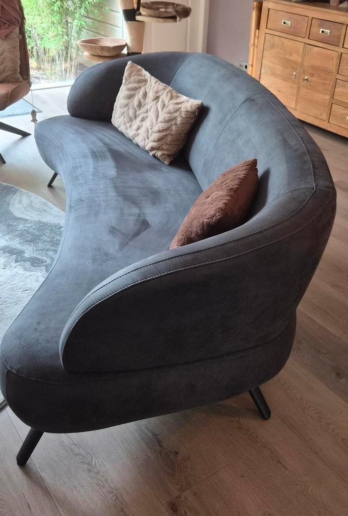 ZGAN 3-zits bank Levante + eventueel mooi kleed, Huis en Inrichting, Banken | Sofa's en Chaises Longues, Zo goed als nieuw, Tweepersoons