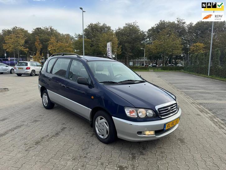 Toyota Picnic 2.0 GXi. 6P, Auto's, Toyota, Bedrijf, Te koop, Picnic, ABS, Airbags, Airconditioning, Centrale vergrendeling, Dakrails