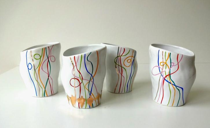 Keramiek vier bekers wit gekleurde lijnen Ammerlaan 2841-k, Antiek en Kunst, Antiek | Keramiek en Aardewerk, Ophalen of Verzenden