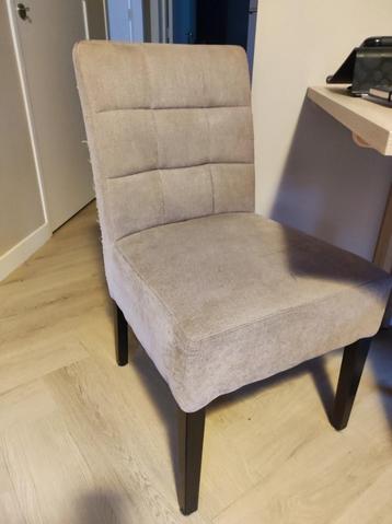 gestoffeerde stoelen